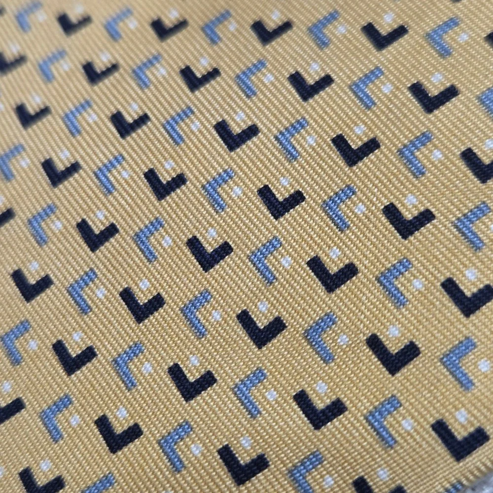 Tommy Hilfiger Mens Imported Silk Necktie Yellow Geometric Pattern USA Tie EUC